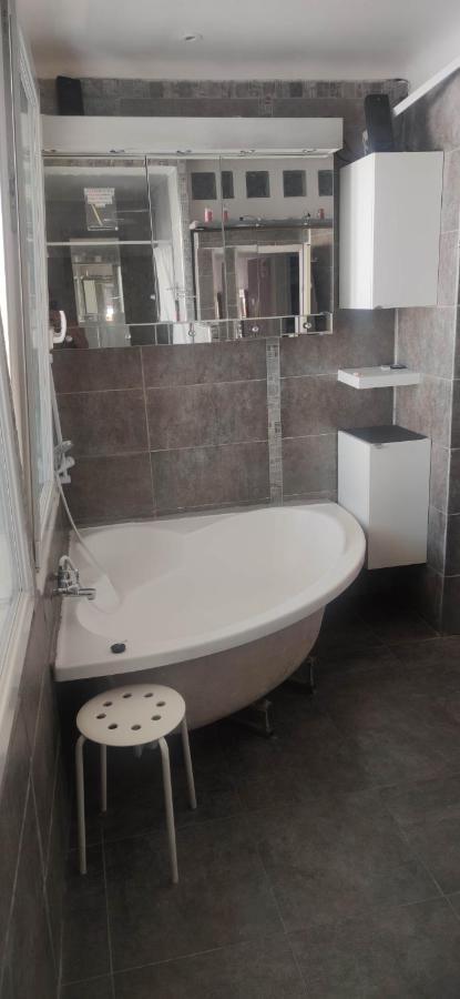 Logement Chambre Seul En Supplement Ou Dortoir Mixte โรกมอเร ภายนอก รูปภาพ